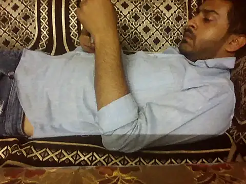 indihotguy online show from April 25, 4:26 am