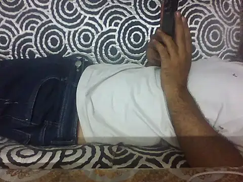Snapshot of indihotguy chatting on June 23, 10:13 am indihotguy online show from June 23, 10:13 am