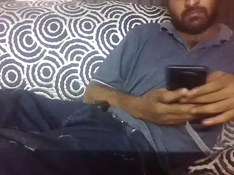 Snapshot of indihotguy chatting on July 1, 9:42 am indihotguy online show from July 1, 9:42 am