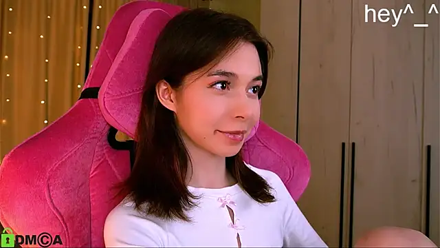 Snapshot of LittleOriana chatting on March 7, 10:54 pm LittleOriana online show from March 7, 10:54 pm