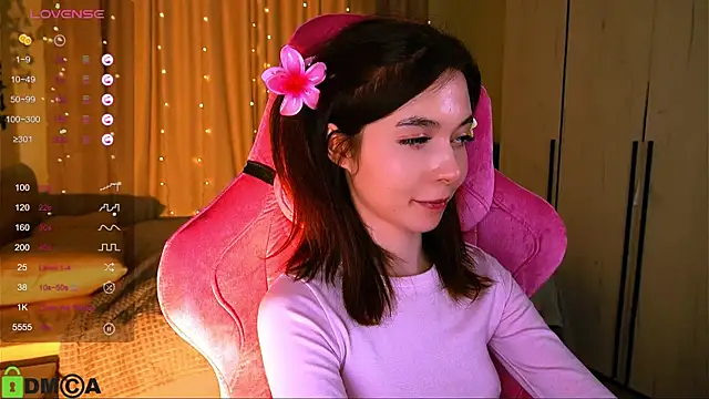 Snapshot of LittleOriana chatting on March 6, 4:52 am LittleOriana online show from March 6, 4:52 am