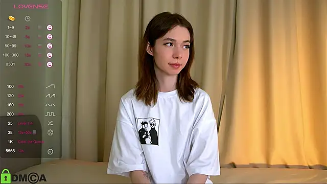 Snapshot of LittleOriana chatting on February 26, 11:19 pm LittleOriana online show from February 26, 11:19 pm
