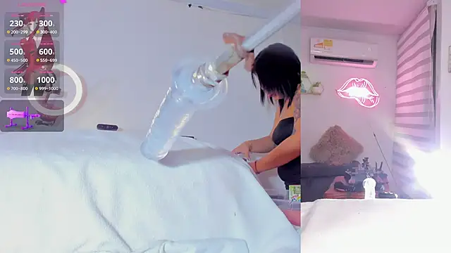 Maria Jones  online show from March 2, 2:34 am