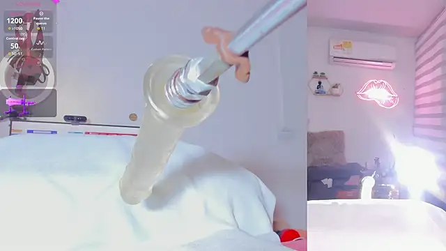 Maria Jones  online show from January 13, 2:15 am