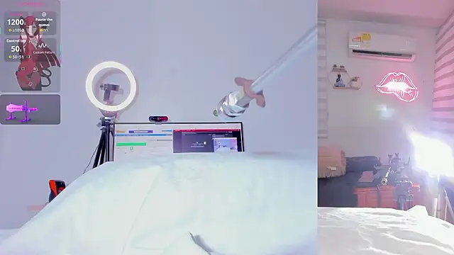 Maria Jones  online show from January 18, 1:31 am