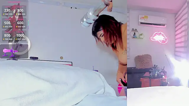 Maria Jones  online show from February 16, 2:10 am