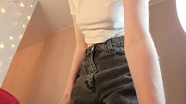 Snapshot of OhYumiYes chatting on January 8, 8:26 pm OhYumiYes online show from January 8, 8:26 pm