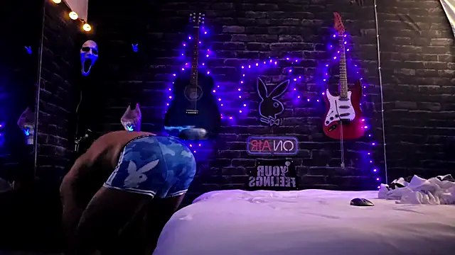 Snapshot of hotemberly_jake chatting on October 4, 2:40 pm hotemberly jake online show from October 4, 2:40 pm