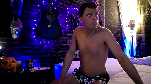 Snapshot of hotemberly_jake chatting on October 5, 2:46 am hotemberly jake online show from October 5, 2:46 am