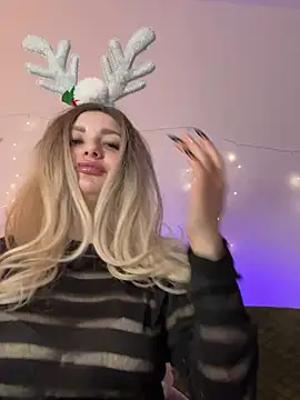 Snapshot of Sofia_Myr chatting on December 25, 4:00 pm Sofia Myr online show from December 25, 4:00 pm