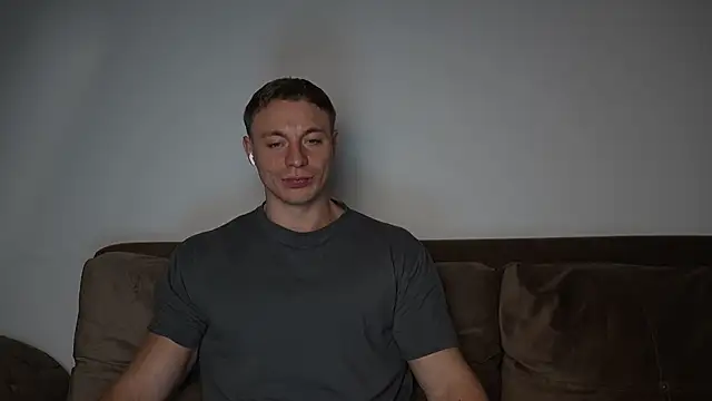 Snapshot of o_r_b_i_t chatting on February 19, 9:23 pm o r b i t online show from February 19, 9:23 pm