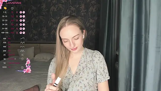 A delina online show from April 3, 5:08 pm