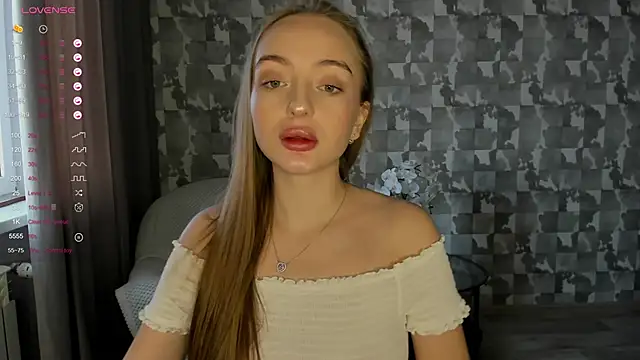 Snapshot of A_delina chatting on February 25, 1:32 pm A delina online show from February 25, 1:32 pm