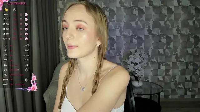 Snapshot of A_delina chatting on February 4, 3:04 pm A delina online show from February 4, 3:04 pm