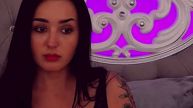 KimKhallifa online show from March 7, 10:35 am