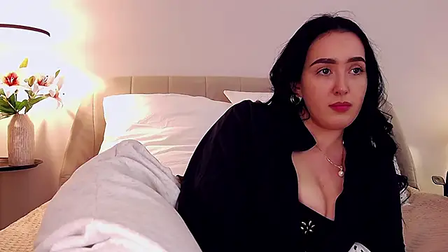 KimKhallifa online show from May 13, 7:26 am