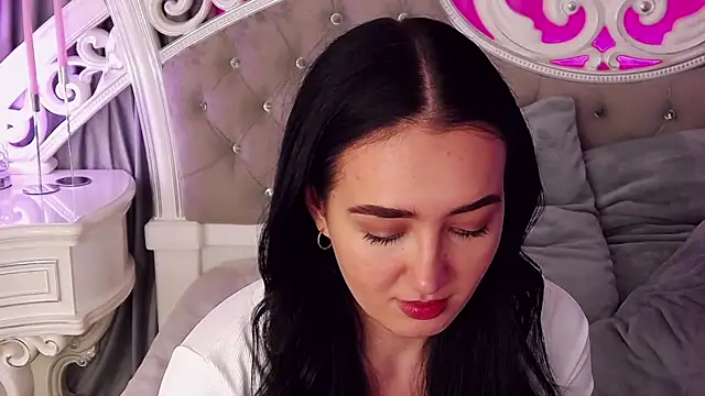 KimKhallifa online show from February 8, 6:11 am