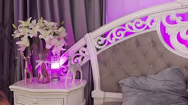 KimKhallifa online show from March 21, 2:51 pm