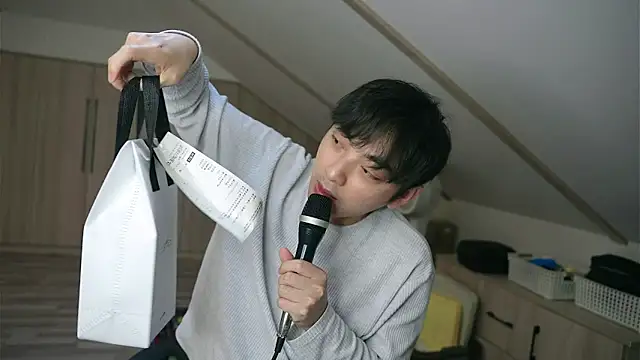 chinalover4199 online show from April 8, 5:20 am