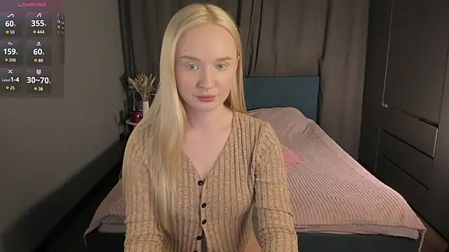 Snapshot of Olivia_livi chatting on June 17, 7:35 pm Olivia livi online show from June 17, 7:35 pm