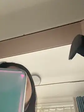 Caicai-a online show from November 30, 9:21 am