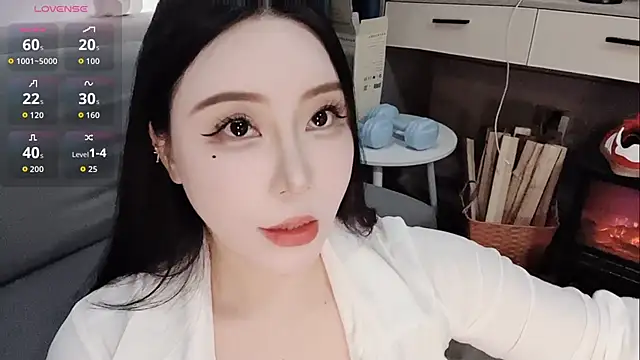 Caicai-a online show from December 4, 8:35 am