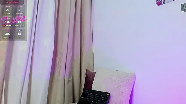 Snapshot of newbarbiedolly chatting on March 3, 1:07 am newbarbiedolly online show from March 3, 1:07 am