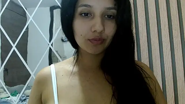 Snapshot of emmariders2 chatting on March 17, 1:46 am emmariders2 online show from March 17, 1:46 am