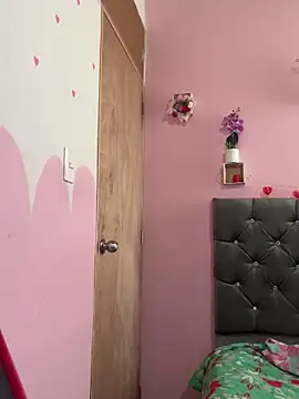 Snapshot of emmariders2 chatting on September 24, 1:50 pm emmariders2 online show from September 24, 1:50 pm