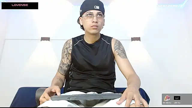 Br4ndxpimm online show from October 26, 7:03 pm