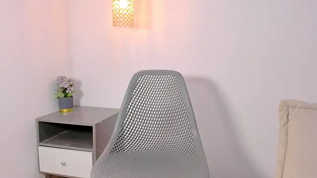 Br4ndxpimm online show from April 4, 8:10 am