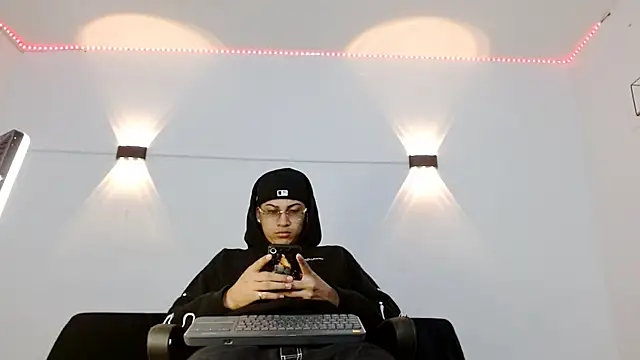 Br4ndxpimm online show from October 25, 7:47 pm