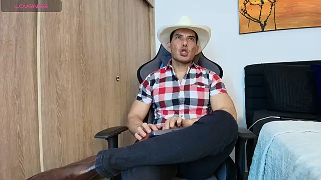 Andrewstelle coleman online show from April 15, 2:39 am