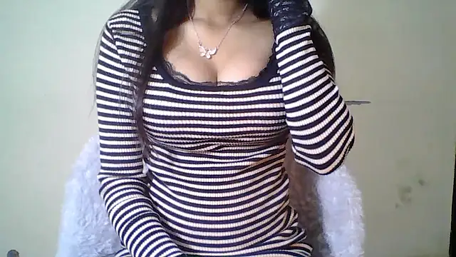 Snapshot of Naughty_Nayra chatting on November 13, 4:11 pm Naughty Nayra online show from November 13, 4:11 pm