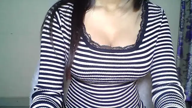 Snapshot of Naughty_Nayra chatting on November 16, 4:01 pm Naughty Nayra online show from November 16, 4:01 pm