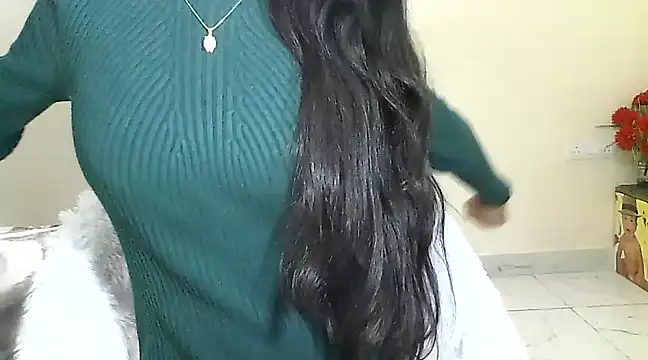 Naughty Nayra online show from January 9, 3:55 pm
