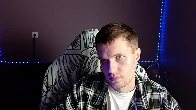 Snapshot of Leonnextdoor chatting on January 4, 12:49 pm Leonnextdoor online show from January 4, 12:49 pm