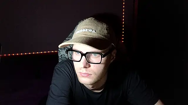 Snapshot of Leonnextdoor chatting on January 12, 12:23 pm Leonnextdoor online show from January 12, 12:23 pm