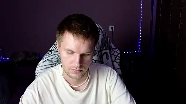 Snapshot of Leonnextdoor chatting on January 22, 11:34 am Leonnextdoor online show from January 22, 11:34 am