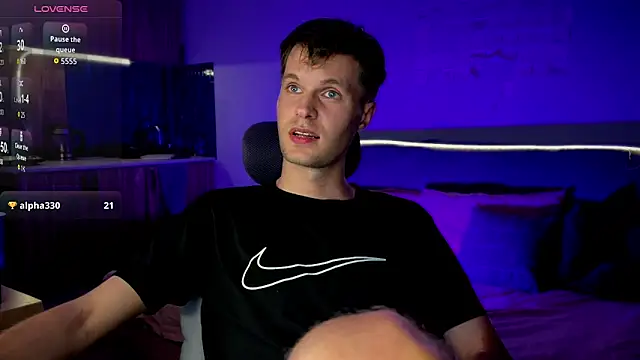 Leonnextdoor online show from July 7, 3:15 pm