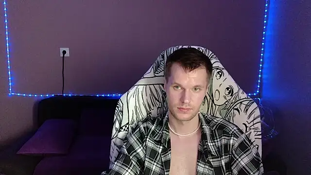 Snapshot of Leonnextdoor chatting on January 4, 6:51 pm Leonnextdoor online show from January 4, 6:51 pm