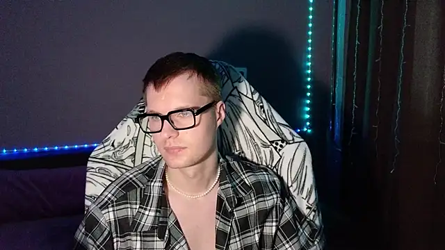 Snapshot of Leonnextdoor chatting on January 15, 9:02 am Leonnextdoor online show from January 15, 9:02 am