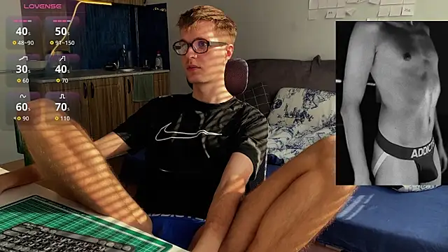 Leonnextdoor online show from February 28, 7:52 am