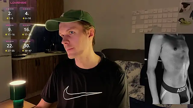 Leonnextdoor online show from February 22, 4:30 pm