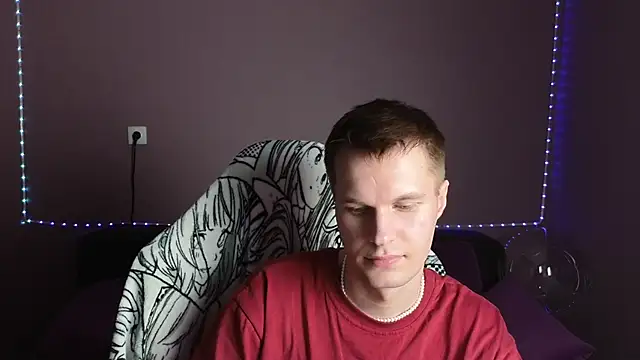 Snapshot of Leonnextdoor chatting on December 30, 9:16 am Leonnextdoor online show from December 30, 9:16 am