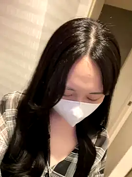 Snapshot of mina_0207 chatting on October 2, 3:48 pm mina 0207 online show from October 2, 3:48 pm