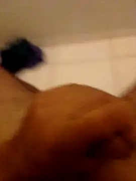 Snapshot of mlkpiranho25 chatting on February 8, 11:45 pm mlkpiranho25 online show from February 8, 11:45 pm