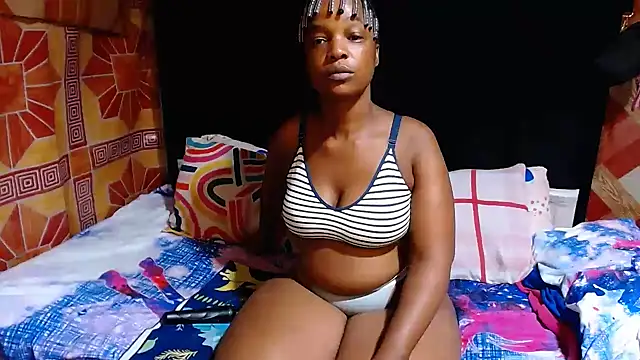 Thickbootykim online show from April 14, 12:59 am