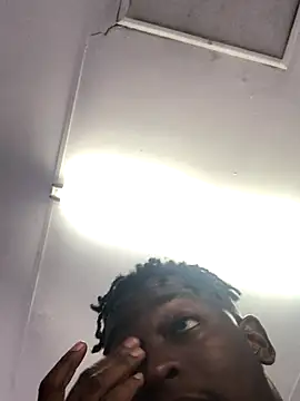 Snapshot of Redfucks333 chatting on October 20, 8:15 am Redfucks333 online show from October 20, 8:15 am