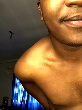 Snapshot of Redfucks333 chatting on September 28, 9:05 am Redfucks333 online show from September 28, 9:05 am